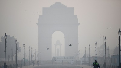 Delhi's AQI worsens, plunges into ‘severe’ category Delhi's AQI worsens, plunges into ‘severe’ category