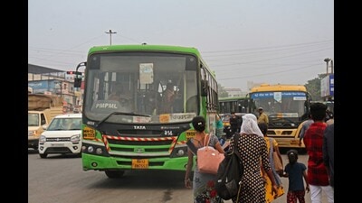 The PMPML has decided to operate double-decker buses on non-BRTS and other routes where metro works are not in progress (HT FILE PHOTO) The PMPML has decided to operate double-decker buses on non-BRTS and other routes where metro works are not in progress (HT FILE PHOTO)