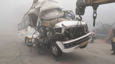 The damaged tourist traveller in which the US nationals were travelling. (HT) The damaged tourist traveller in which the US nationals were travelling. (HT)