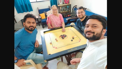 The image shows the elderly woman playing with people from a younger generation. (Twitter/@AkshayMarathe)