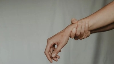 We fear that we will get exposed to getting hurt. This brings back trauma of old pain which we may have experiences at some point in the past, which makes us fear the recent relationship. (Pexels) We fear that we will get exposed to getting hurt. This brings back trauma of old pain which we may have experiences at some point in the past, which makes us fear the recent relationship. (Pexels)