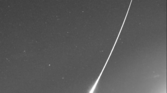 UK Meteor Seen: A meteor streaked across the sky above Britain.(Twitter)