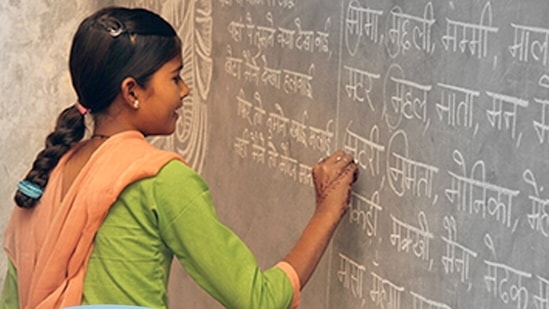 'World Hindi Day' was first adopted under former prime minister Manmohan Singh in 2006.(Twitter/Congress)