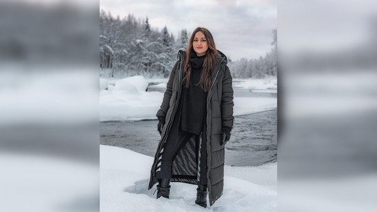 Sonakshi Sinha clicked some aesthetic pictures for the gram in front of the snow-capped background. (Instagram/@aslisona)
