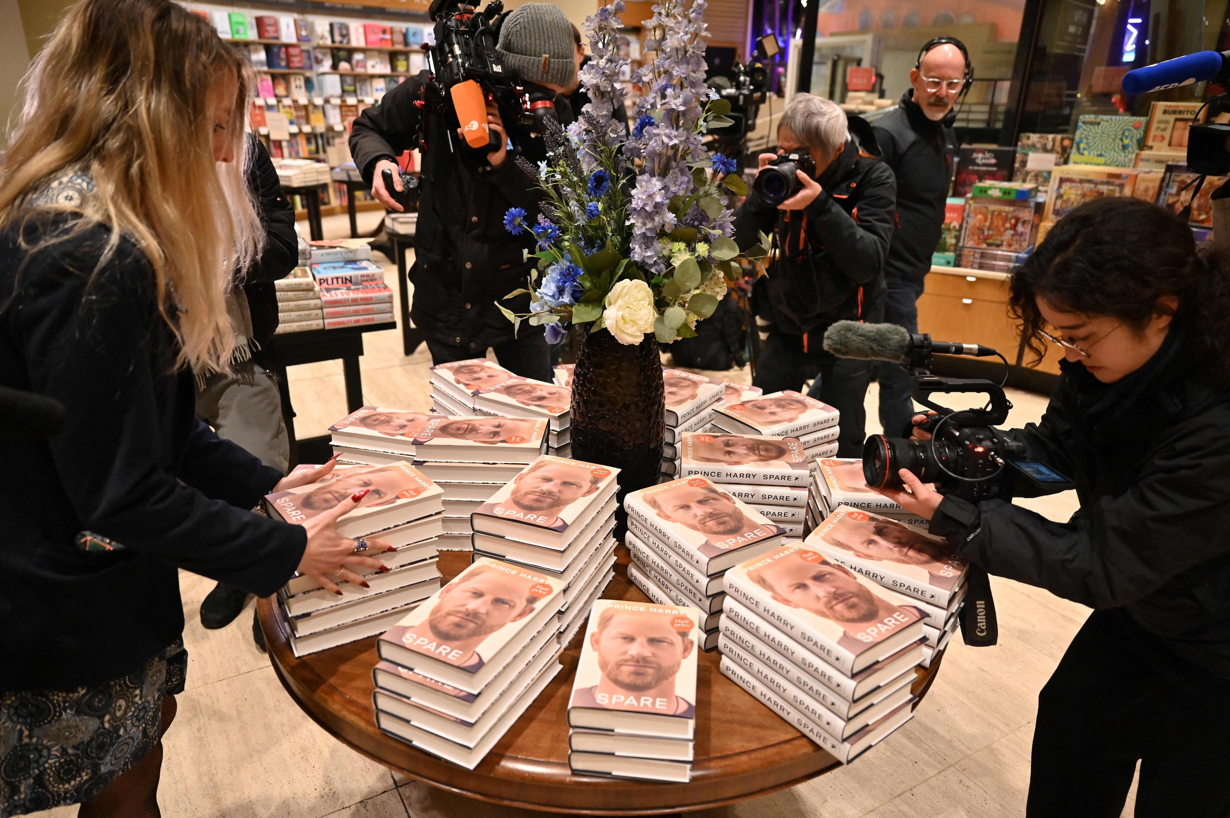 Booksellers display copies of "Spare" by Britain's Prince Harry, Duke of Sussex, at Waterstones' flagship Piccadilly bookshop. (AFP) Booksellers display copies of "Spare" by Britain's Prince Harry, Duke of Sussex, at Waterstones' flagship Piccadilly bookshop. (AFP)