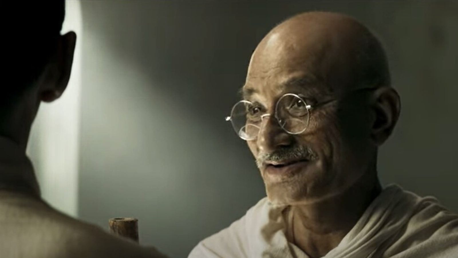 Gandhi Godse Ek Yudh trailer: Film imagines a world in which Mahatma Gandhi survives attack by Nathuram Godse. Watch