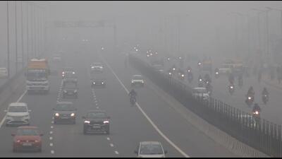 Dense fog on the Delhi-Meerut Expressway resulting in low visibility in the early hours of Wednesday morning. Ghaziabad is among the 16 “non-attainment” cities in the state of Uttar Pradesh and its pollution levels generally remain on the higher side during the onset of winter. (Sakib Ali/HT Photo) Dense fog on the Delhi-Meerut Expressway resulting in low visibility in the early hours of Wednesday morning. Ghaziabad is among the 16 “non-attainment” cities in the state of Uttar Pradesh and its pollution levels generally remain on the higher side during the onset of winter. (Sakib Ali/HT Photo)