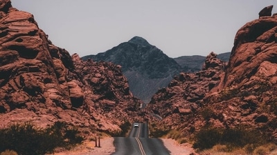 When in the US, take a road trip: Here's a guide (Unsplash)