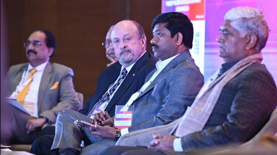 Uttar Pradesh industrial development minister Nand Gopal Gupta ‘Nandi’ and others at an investors’ meet held in Lucknow on Wednesday in the run-up to the Uttar Pradesh Global Investors Summit . (HT Photo)