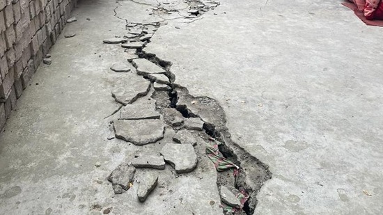 Wide cracks developed in a house due to land subsidence in Joshimath. (HT photo)