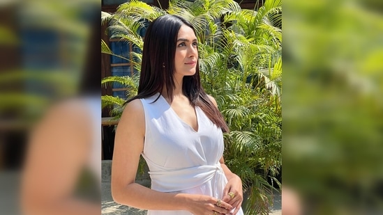 Mrunal Thakur shares a string of snaps on her Instagram handle from her Mumbai diaries and captioned it, "Oh Mumbai." (Instagram/@mrunalthakur)