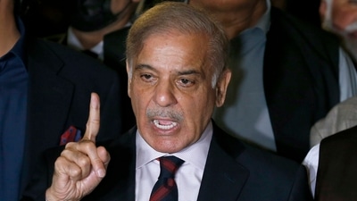 Pakistan economic crisis: UAE increases crisis-hit Pakistan’s financial aid to $3 billion. (AP) Pakistan economic crisis: UAE increases crisis-hit Pakistan’s financial aid to $3 billion. (AP)