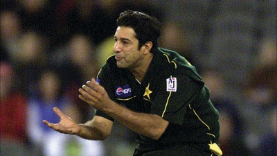 Bowling for Pakistan, Wasim Akram, catches out Australian Batsman, Ricky Ponting, in a one-day match at Colonial Stadium, Melbourne, 2002. (The Age Picture by Ray Kennedy via HarperCollins) Bowling for Pakistan, Wasim Akram, catches out Australian Batsman, Ricky Ponting, in a one-day match at Colonial Stadium, Melbourne, 2002. (The Age Picture by Ray Kennedy via HarperCollins)