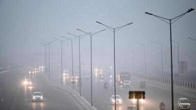Dense fog has resulted in low visibility in Delhi for days. (Hindustan Times) Dense fog has resulted in low visibility in Delhi for days. (Hindustan Times)