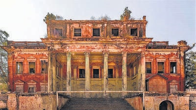 On December 30, the Telangana special chief secretary announced the restoration of historic palace Khursheed Jah Devdi at Hussaini Alam near Charminar. (HT Photo)