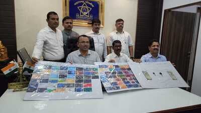 Thane, India - January, 12, 2023: Thane anti-extortion squad seize 101 stolen ATM cards after arresting four accused who tricked women, senior citizens and teenagers, and withdrew cash from ATM centres, in Thane, India, on Thursday, January 12, 2023. (Praful Gangurde/HT Photo) (HT PHOTO) Thane, India - January, 12, 2023: Thane anti-extortion squad seize 101 stolen ATM cards after arresting four accused who tricked women, senior citizens and teenagers, and withdrew cash from ATM centres, in Thane, India, on Thursday, January 12, 2023. (Praful Gangurde/HT Photo) (HT PHOTO)