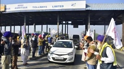 The NHAI plea underlines that the protesters preventing toll fee collection had resulted in a significant revenue loss to the Central government exchequer. (HT file Photo) The NHAI plea underlines that the protesters preventing toll fee collection had resulted in a significant revenue loss to the Central government exchequer. (HT file Photo)