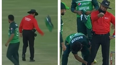 Aleem Dar seemed visibly angry at the fact that he wasn't following the ball (Screengrab/PCB Twitter) Aleem Dar seemed visibly angry at the fact that he wasn't following the ball (Screengrab/PCB Twitter)