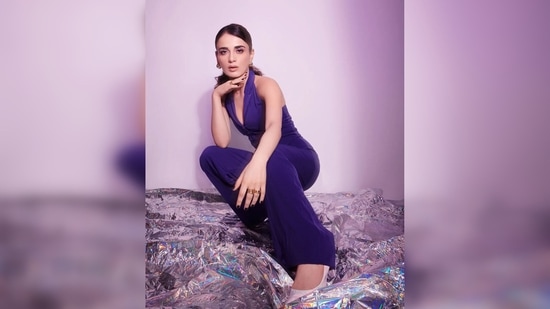 Radhika Madan amped up her look by pairing her outfit with a pair of pastel lavender pointed stilettoes.(Instagram/@radhikamadan)