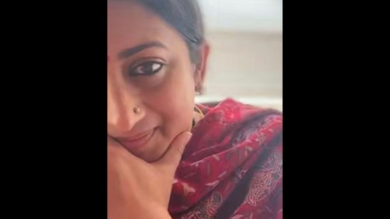 Smriti Irani took to Instagram to share the selfie along with an interesting caption.(Instagram/@smritiiraniofficial)