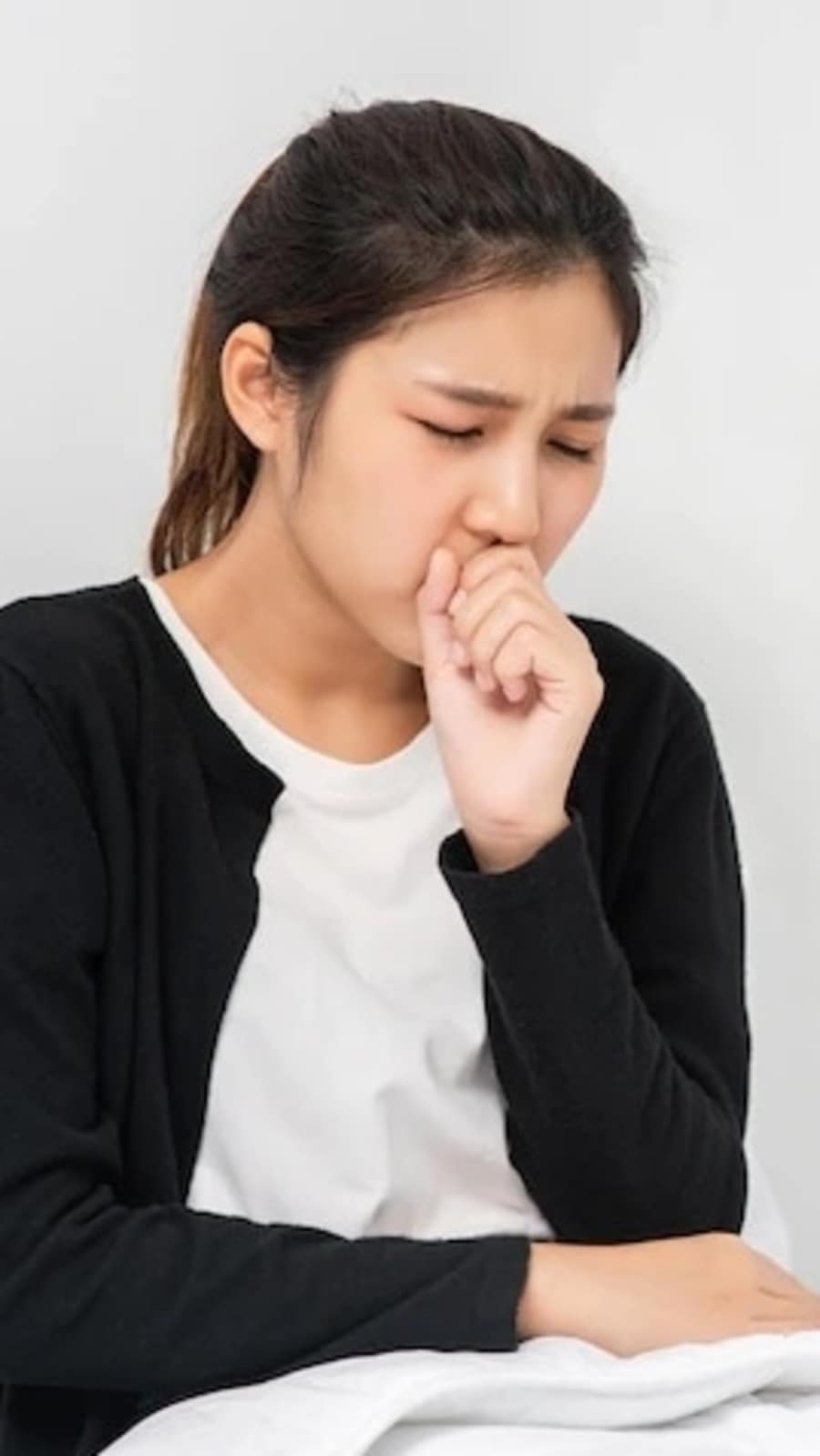 Common Covid symptoms in fully vaccinated people you should know (Freepik)