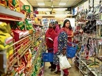 The quarter ending December 2022 was the fourth consecutive quarter when CPI stayed above the 6% mark. (HT)
