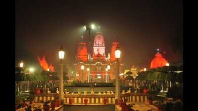 Gorakhnath temple located in Gorakhpur decked up for Khichdi Mela to be held on the occasion of Makar Sankranti. (Amiruddin Guddu/HT) Gorakhnath temple located in Gorakhpur decked up for Khichdi Mela to be held on the occasion of Makar Sankranti. (Amiruddin Guddu/HT)