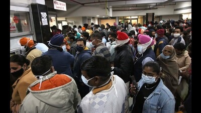 Over 10,000 people visit PGIMER OPDs daily that translates into heavy rush of patients during registration hours. (HT File Photo) Over 10,000 people visit PGIMER OPDs daily that translates into heavy rush of patients during registration hours. (HT File Photo)