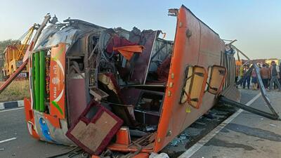The bus was carrying around 45 passengers when the accident took place around 7 am, police said. (HT PHOTO) The bus was carrying around 45 passengers when the accident took place around 7 am, police said. (HT PHOTO)