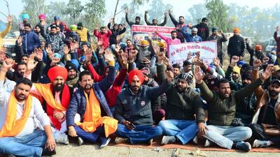 The indefinite strike by Punjab’s 108 Ambulance Employees Association entered the second day on Friday. The protesting ambulance drivers are demanding that the Aam Aadmi Party (AAP) government take back control of the service from the company. (Gurpreet Singh/HT) The indefinite strike by Punjab’s 108 Ambulance Employees Association entered the second day on Friday. The protesting ambulance drivers are demanding that the Aam Aadmi Party (AAP) government take back control of the service from the company. (Gurpreet Singh/HT)