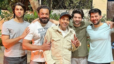 Dharmendra and his family celebrate Lohri 2023.