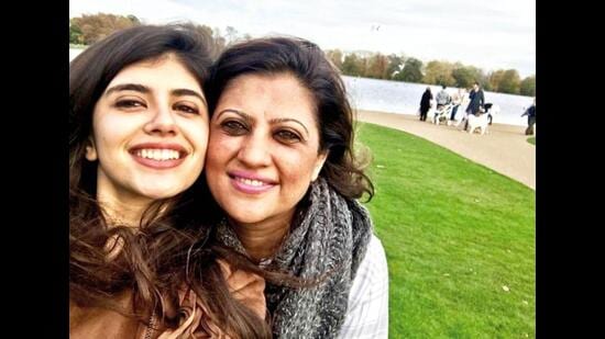 Sanjana and her mother Shagun Sanjana and her mother Shagun
