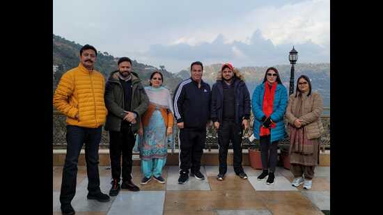 Congress was the first to shift its six councillors, along with party’s Chandigarh chief HS Lucky (centre) to a hotel in Kasauli, Himachal Pradesh. Later on Friday, the BJP, too, moved its councillors to Morni in Haryana and the AAP to Rupnagar in Punjab. (HT Photo)