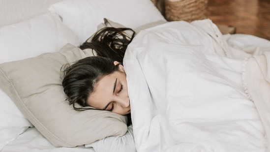 It is important to note that if sleep disturbances persist, a medical professional should be consulted. Helps identify the underlying cause of insomnia and provide personalized treatment recommendations.(Pexels)