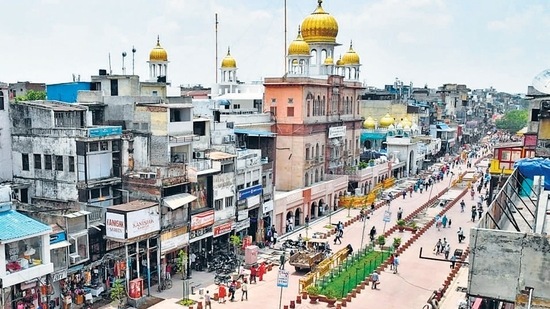The government will decide which stretches in central Delhi require greening and beautification, and then place the pots there. Central Delhi includes the walled city of Shahjahanabad. (HT Photo) The government will decide which stretches in central Delhi require greening and beautification, and then place the pots there. Central Delhi includes the walled city of Shahjahanabad. (HT Photo)