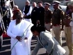 President security breach: Rajasthan engineer suspended for trying to touch President Murmu's feet. (Twitter) President security breach: Rajasthan engineer suspended for trying to touch President Murmu's feet. (Twitter)