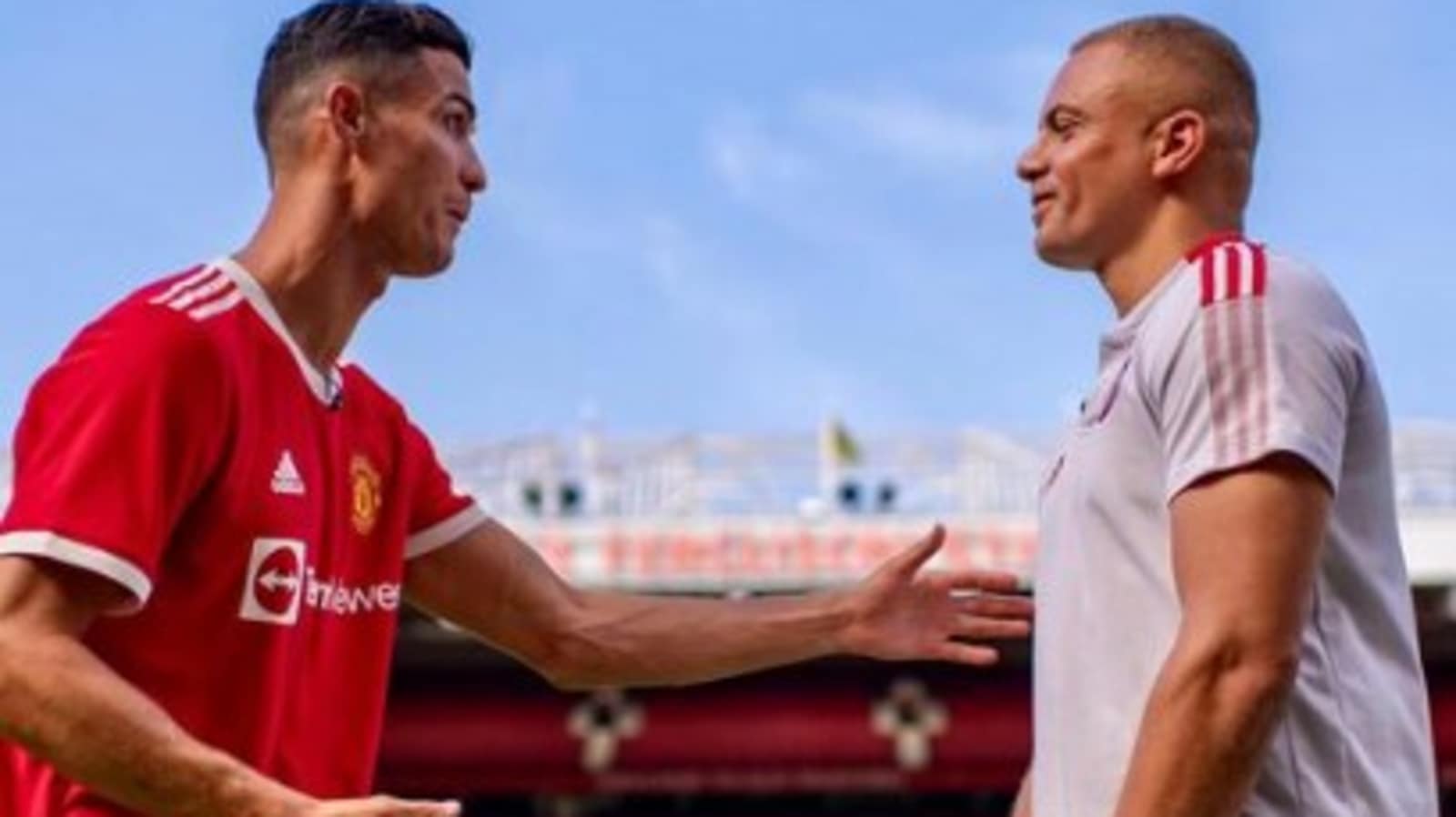 Watch: Manchester United star Lisandro Martinez stops his car and signs  jerseys for two young fans - India Today