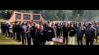 Around 400 people -- including serving officers of the Lucknow regiment, jawans, and disabled officers -- attended the event (HT Photo)