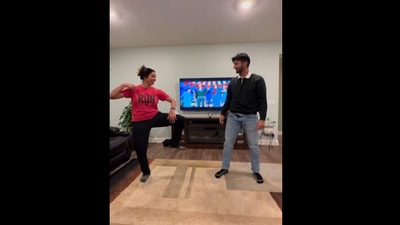 Duo copying Salman Khan and Govinda's dance on Soni De Nakhre. (Instagram/@yuvirayz) Duo copying Salman Khan and Govinda's dance on Soni De Nakhre. (Instagram/@yuvirayz)