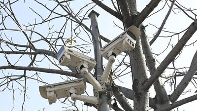 Gurugram, India-January 14, 2023: The CCTV cameras installed at Signature Tower Chowk near the foot-over-bridge, at least 2,000 CCTV cameras are dysfunctional across the city, in Gurugram, India, on Saturday, 14 January 2023. (Photo by Parveen kumar/Hindustan Times)(Pic to go with Leena Dhankar's story) Gurugram, India-January 14, 2023: The CCTV cameras installed at Signature Tower Chowk near the foot-over-bridge, at least 2,000 CCTV cameras are dysfunctional across the city, in Gurugram, India, on Saturday, 14 January 2023. (Photo by Parveen kumar/Hindustan Times)(Pic to go with Leena Dhankar's story)