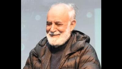 MK Raina was born in 1948 in Srinagar in a Kashmiri Pandit family. (HT Photo) MK Raina was born in 1948 in Srinagar in a Kashmiri Pandit family. (HT Photo)