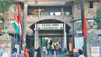 Mumbai:::::10 December 2011:::::News:::::KEM Hospital. (Prachi Pinglay Story):::::HT Photo by Kalpak Pathak. Mumbai:::::10 December 2011:::::News:::::KEM Hospital. (Prachi Pinglay Story):::::HT Photo by Kalpak Pathak.
