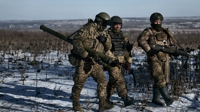 Russia-Ukraine War: Ukrainian soldiers on their positions in the frontline near Soledar. (AP) Russia-Ukraine War: Ukrainian soldiers on their positions in the frontline near Soledar. (AP)