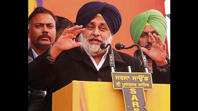 SAD chief Sukhbir Singh Badal addressing a conference on the historic annual Maghi Mela in his home district of Muktsar. (Sanjeev Kumar/HT) SAD chief Sukhbir Singh Badal addressing a conference on the historic annual Maghi Mela in his home district of Muktsar. (Sanjeev Kumar/HT)