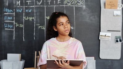 Tips for parents and teachers to improve critical thinking in young students (Julia M Cameron) Tips for parents and teachers to improve critical thinking in young students (Julia M Cameron)