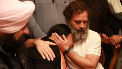 Congress MP Rahul Gandhi met the family of party MP Santokh Singh Chaudhary and paid him last respects in Jalandhar. The MP died after collapsing while walking during the Bharat Jodo Yatra in Ludhiana, today. Congress MP Rahul Gandhi met the family of party MP Santokh Singh Chaudhary and paid him last respects in Jalandhar. The MP died after collapsing while walking during the Bharat Jodo Yatra in Ludhiana, today.