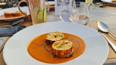Singapore and its unique cuisine: Exploring Singaporean flavours and ingredients (Photo by UnKknown Traveller on Unsplash) Singapore and its unique cuisine: Exploring Singaporean flavours and ingredients (Photo by UnKknown Traveller on Unsplash)