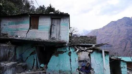 Number of houses that developed cracks has gone up to 782 (Reuters Photo)