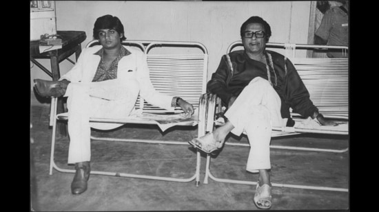 Kishore Kumar and his son Amit Kumar (Phal S Girota/HT Photo)