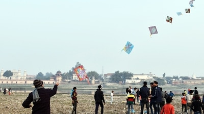 A man flies multiple kites on a string during the Makar Sankranti, in Agra on Saturday. The Kite Festival, also known as Makar Sankranti, is widely observed in India. Kite flying is a popular way for people to welcome spring. (ANI/Yatish Lavania) A man flies multiple kites on a string during the Makar Sankranti, in Agra on Saturday. The Kite Festival, also known as Makar Sankranti, is widely observed in India. Kite flying is a popular way for people to welcome spring. (ANI/Yatish Lavania)